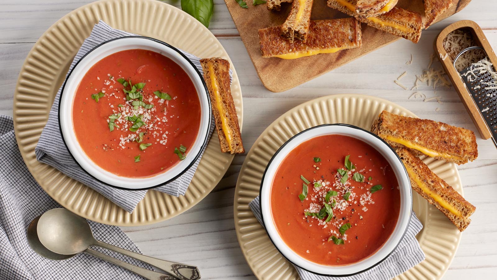 10-Minute Blender Tomato Soup